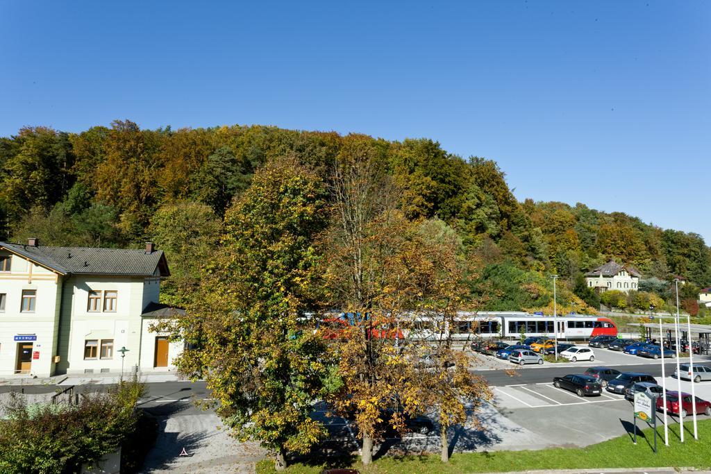 Gasthof "Zur Bahn" Bed & Breakfast Lassnitzhoehe Bagian luar foto