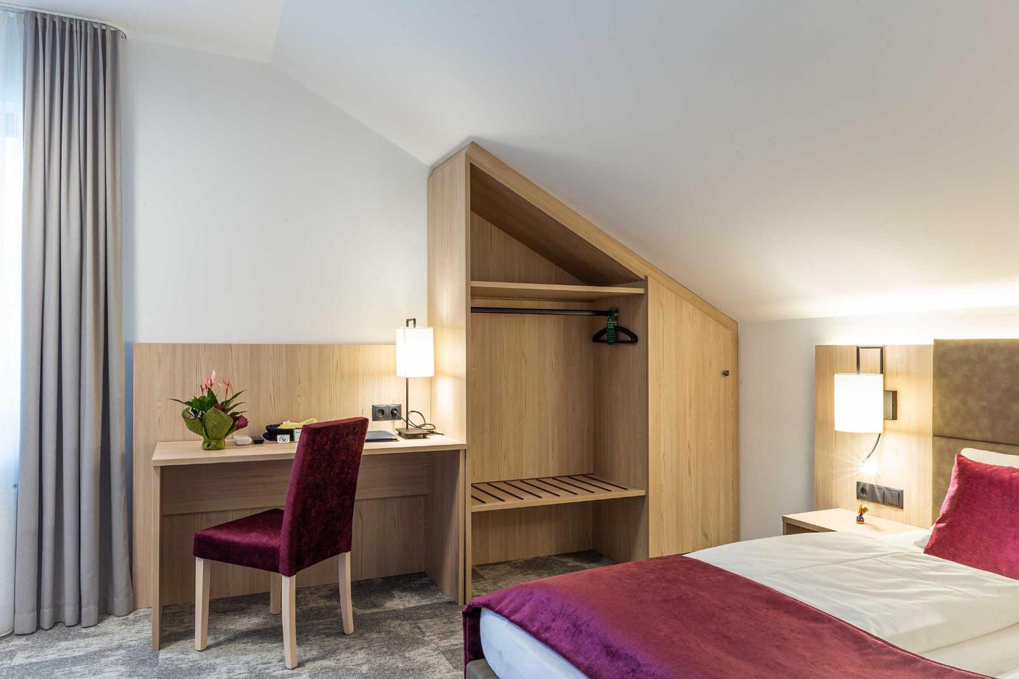 Gasthof "Zur Bahn" Bed & Breakfast Lassnitzhoehe Bagian luar foto